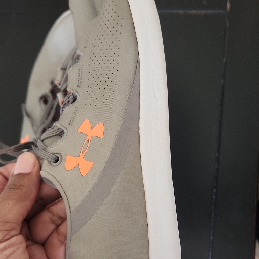 Under Armour Runners - Picture 3 of 5